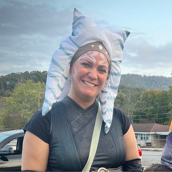 Disney Ahsoka Tano Costume with Blue and White Headpiece - Picture 3 of 4